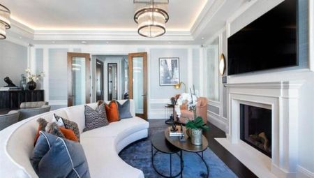 2 bedroom mansion flat with 1 reception and 2 bathrooms in Kensington,, W8 - Photo 2