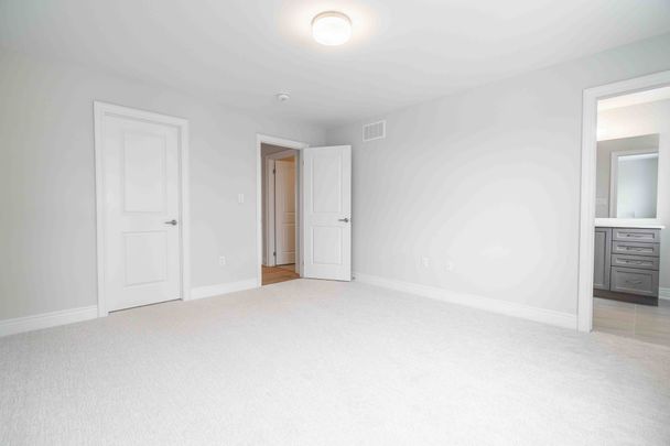 For Lease - 2184 Postmaster Drive Unit# 19, Oakville, Ontario - Photo 1