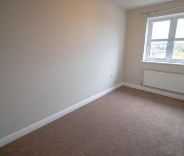 2 bedroom semi-detached house to rent - Photo 6