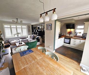 3 bedroom semi-detached house to rent - Photo 2