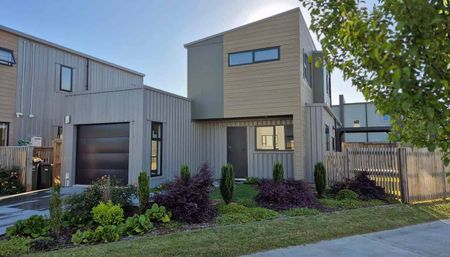 Stylish Low Maintenance Living at Jack’s Landing - Photo 5