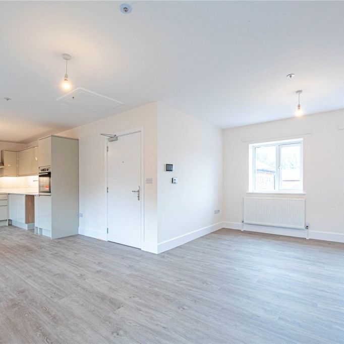 2 bed Upper Floor Flat for rent - Photo 1