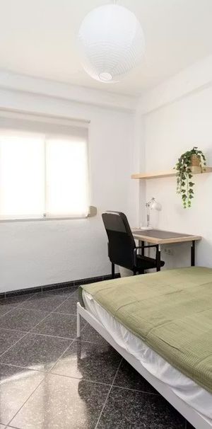 Calle Mirarosas, Málaga, Andalusia 29011 - Photo 1