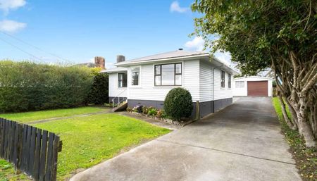 Three bedroom bungalow - Photo 3