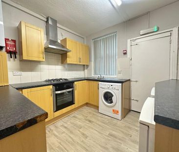 4 bedroom terraced house to rent - Photo 1