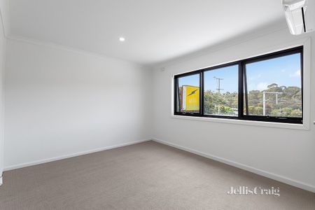 255 Para Rd, Greensborough - Photo 3