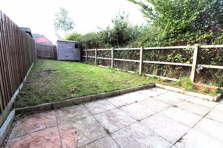 2 bedroom end of terrace house to rent - Photo 5