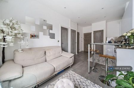 1 bedroom flat to rent - Photo 2