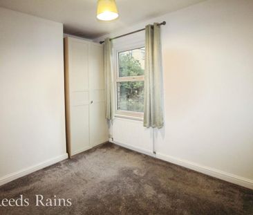 3 bedroom terraced house to rent - Photo 6