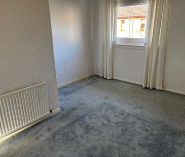 3 bedroom end of terrace house to rent - Photo 2