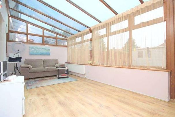 Wren Gardens, Dagenham, RM9 - Photo 1