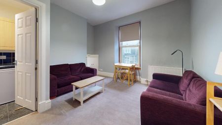 1 bedroom flat to rent - Photo 2