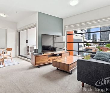 Modern Apartment in the Heart of Box Hill. - Photo 2