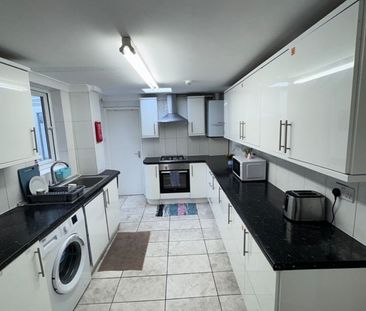 Room in a Shared House, Morley Road, E15 - Photo 6