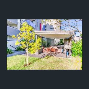 Fully furnished & airconditioned 4 Bedroom Apartment - Photo 2