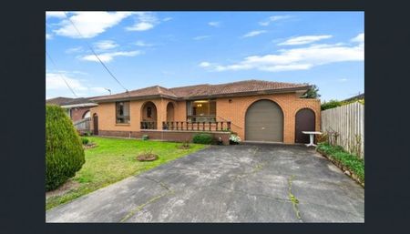 Large place to call home - Photo 2