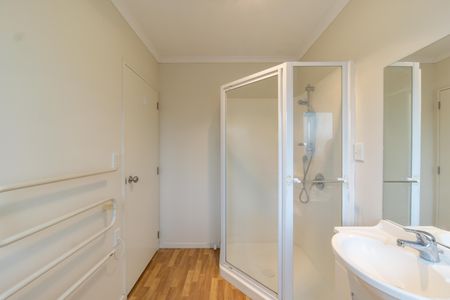 Three Bedroom Brick Home - Photo 3