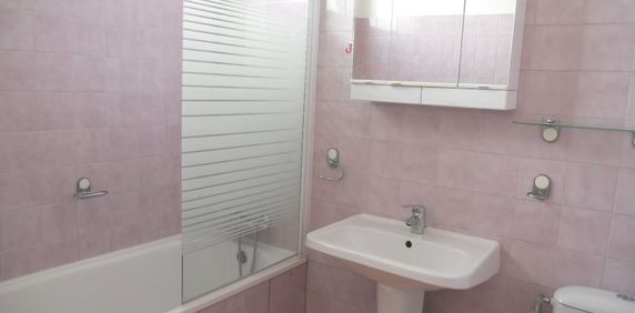 Location Appartement 2 pièces 32m² ST BRIEUC 22000 - Photo 2