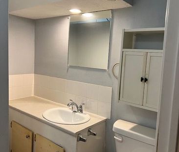 For Lease - 12 Mendip Crescent, London South, Ontario - Photo 1