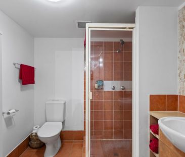 Furnished Studio Apartment – Prime Location Near Bond University - Photo 4