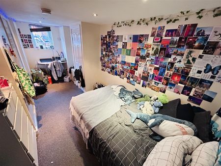 Royal Park Mount, Hyde Park, LS6 1HL, Leeds - Photo 3