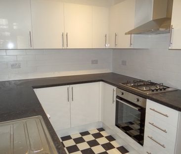 Mafeking Road, Southsea - Photo 4