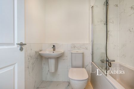 3 bedroom house to rent Thistledown, Pershore, Worcestershire, WR10 - Photo 3