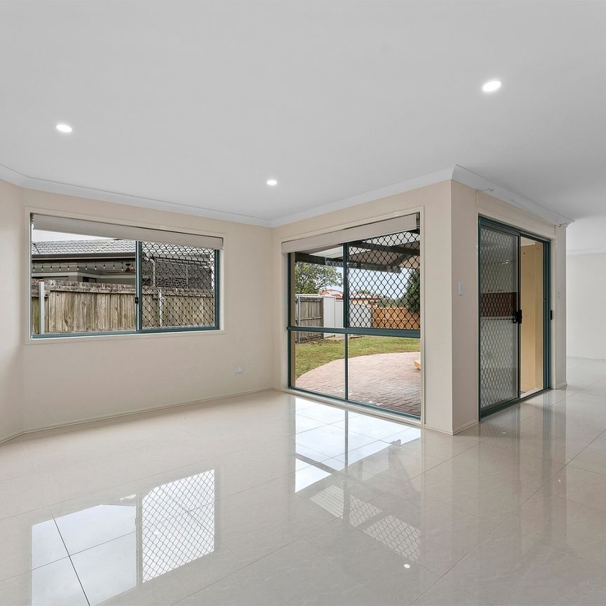 Freshly Painted Spacious Five-Bedroom Family Sweet Home – Available Now - Photo 1