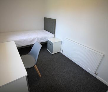 6 bedroom terraced house to rent - Photo 5