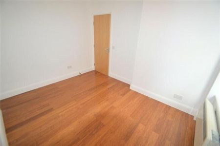1 bedroom ground floor flat to rent - Photo 2