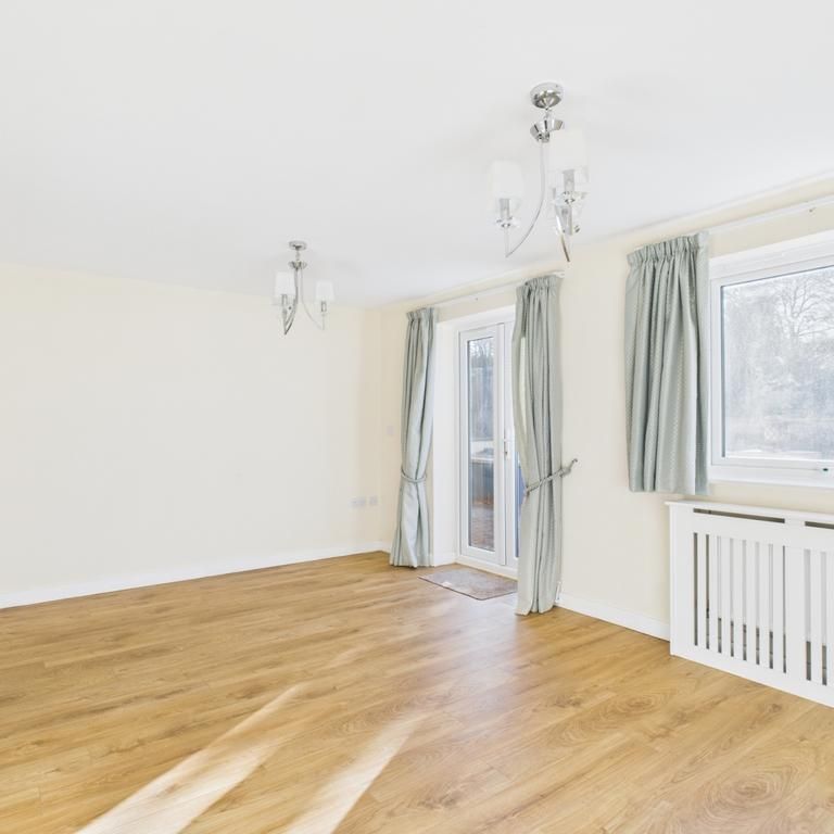 4 bedroom terraced house to rent - Photo 1