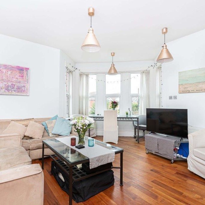 3 bedroom flat to rent - Photo 1