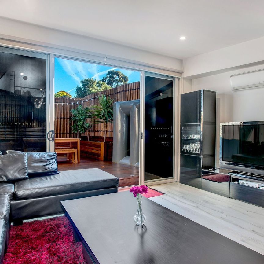 Convenience Galore - Heart of Pascoe Vale! - Photo 1