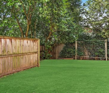 THREE BEDROOM FAMILY HOME - Photo 2