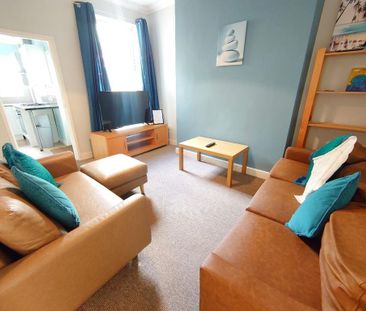 3 bedroom terraced house to rent - Photo 2
