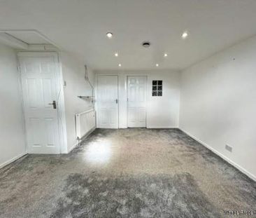 3 bedroom property to rent in Oldham - Photo 6