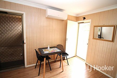 Level Unit handy to CBD - Photo 2