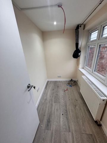 6 bedroom semi-detached house to rent - Photo 4