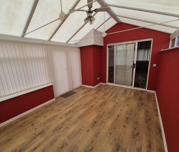 3 bedroom detached house to rent - Photo 2