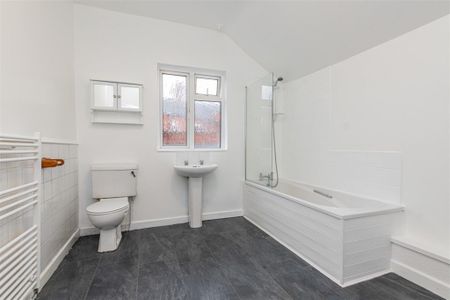 2 bed House - Mid Terrace To Let - Photo 3