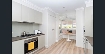 Character Filled Harbourfront Living - Photo 3