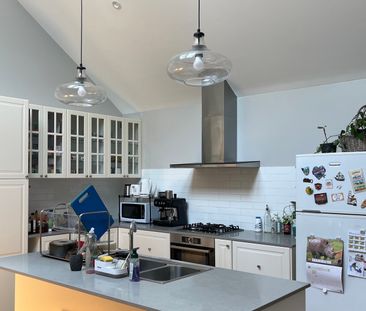 Flemington - Photo 2