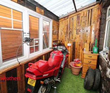 2 bedroom end of terrace house to rent - Photo 3