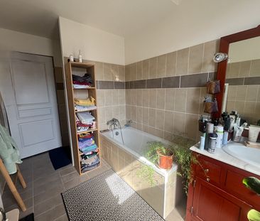 Location Appartement 3 pièces 83m² - Photo 6