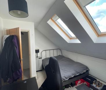 2 Bed Maisonette, Lower Addiscombe Road, CR0 - Photo 6