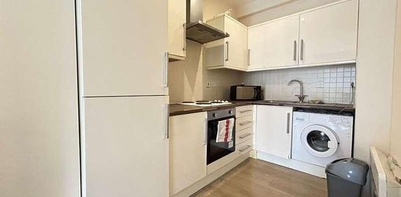 Flat, Goodmayes House, Goodmayes Road, Ilford, IG3 - Photo 2