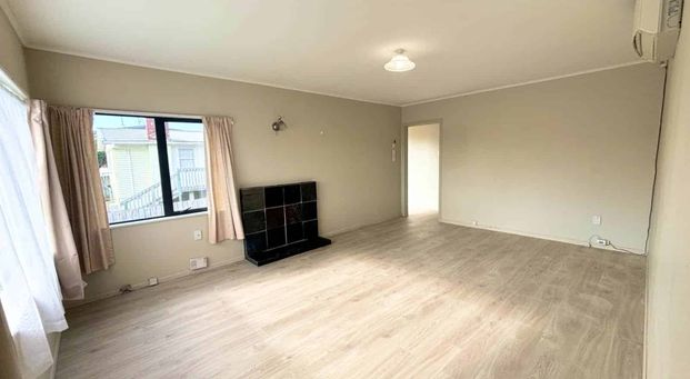 Family Home in Pakuranga - Photo 1