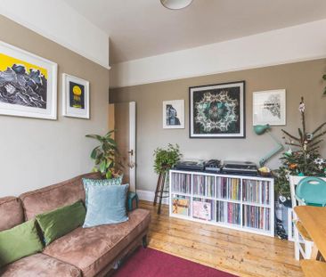 2 bedroom flat to rent - Photo 2