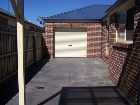 20 SASSAFRAS DRIVE, Sunbury, VIC 3429 - Photo 2