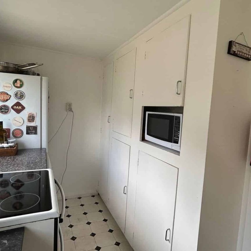 LYTTELTON - TWO BEDROOM, HEAT PUMP, LOG FIRE - Photo 1